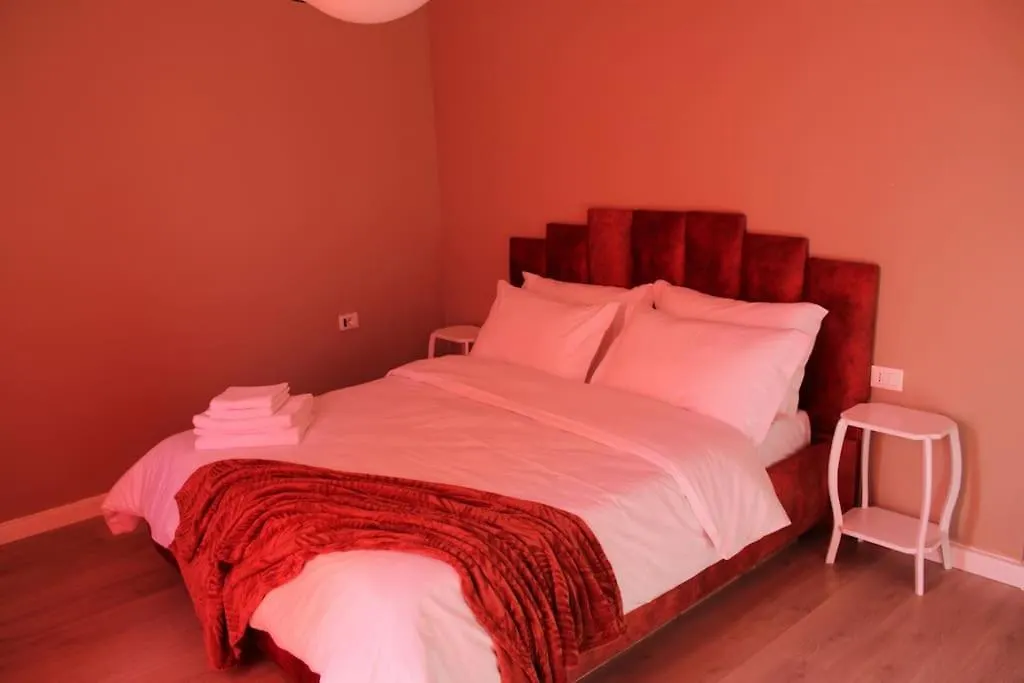 Apartman Sunny Home Overlooking Tirana Albánia